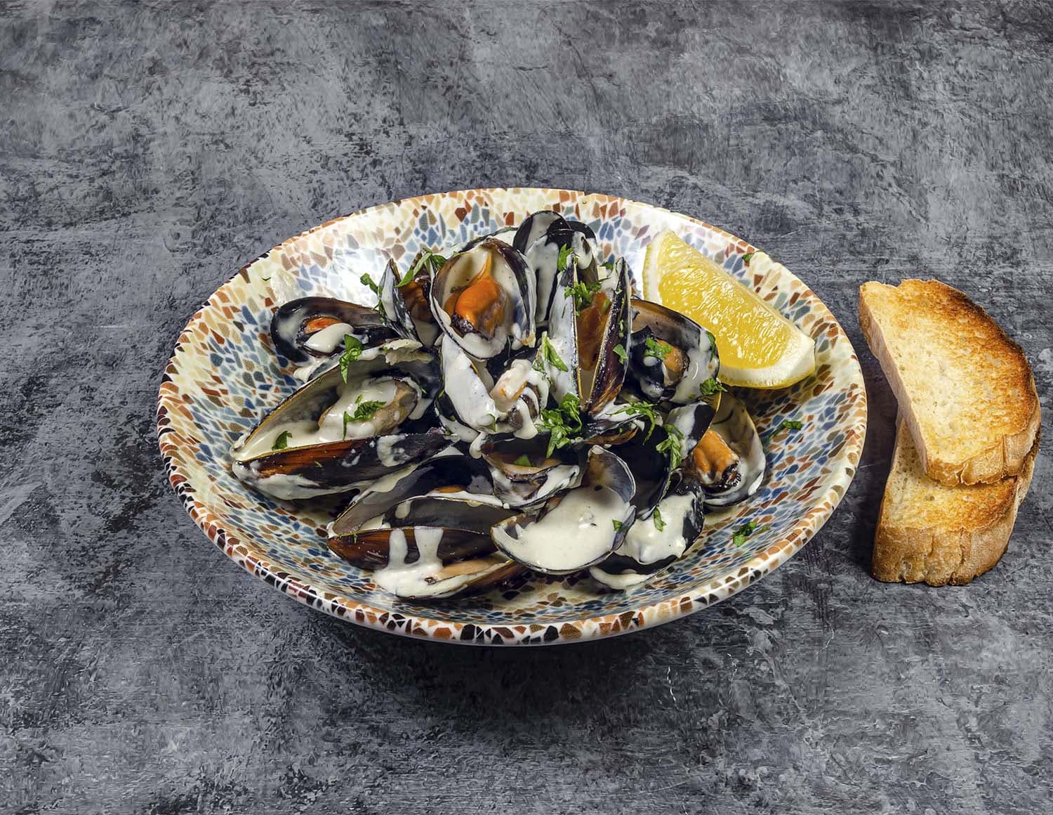 Мидии в сливочном соусе с Дор блю