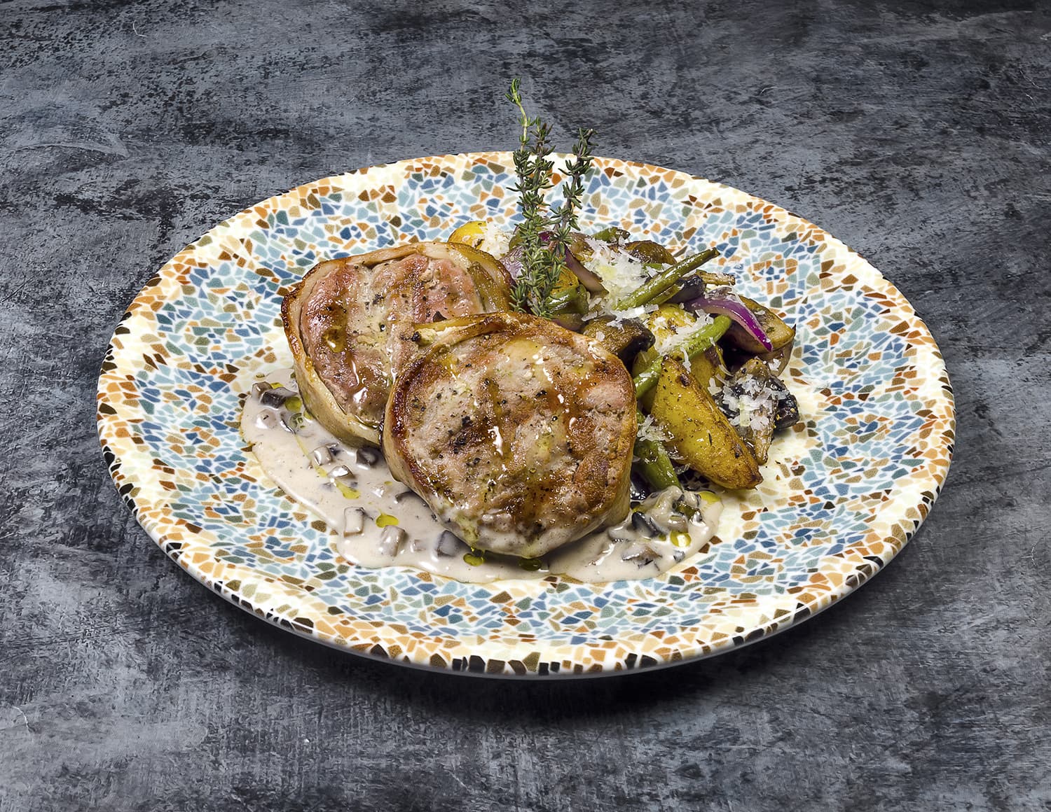 Медальоны из свинины по-пармски