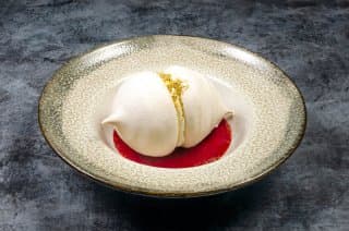 дес "Павлова" с малиновым соусом